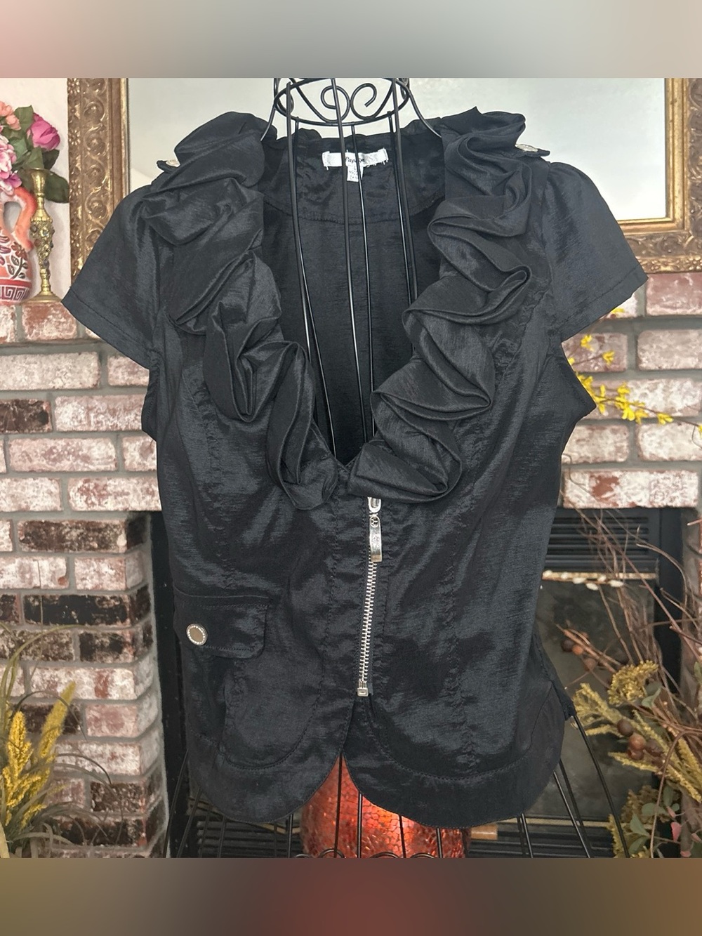 VTG Y2K Papaya Black ruffle top with zipper detail Sz L